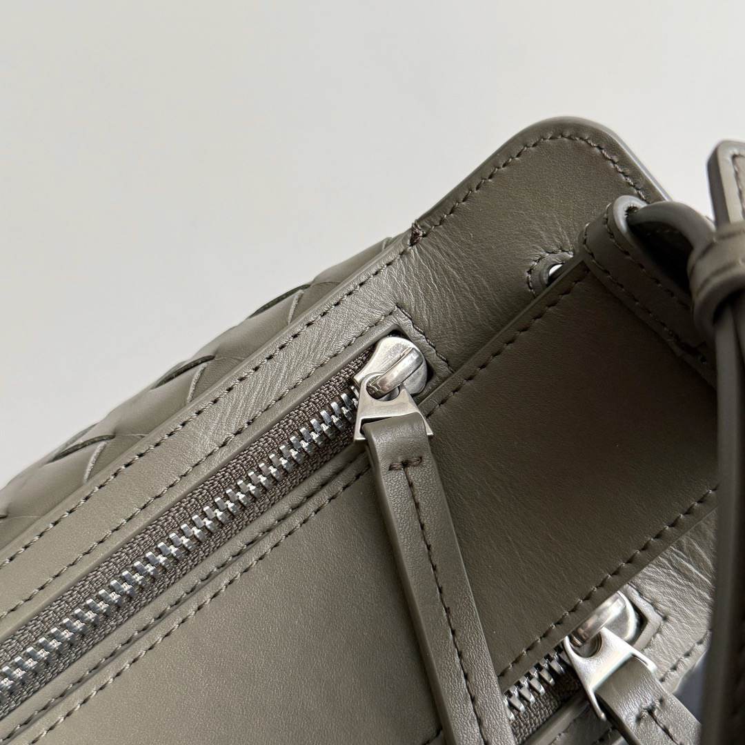 B0tt*ga Ven*ta Intrecciato Tribeca Top Handle(HIGH-END GRADE)