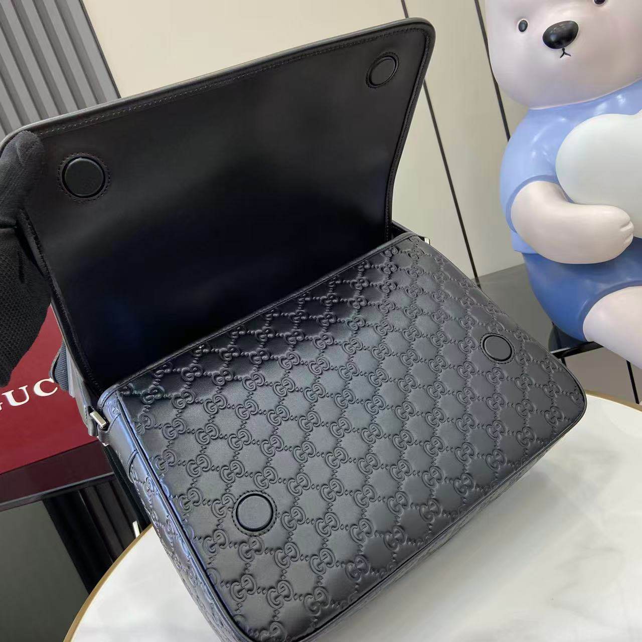 GG Emblem small crossbody bag(HIGH-END GRADE)