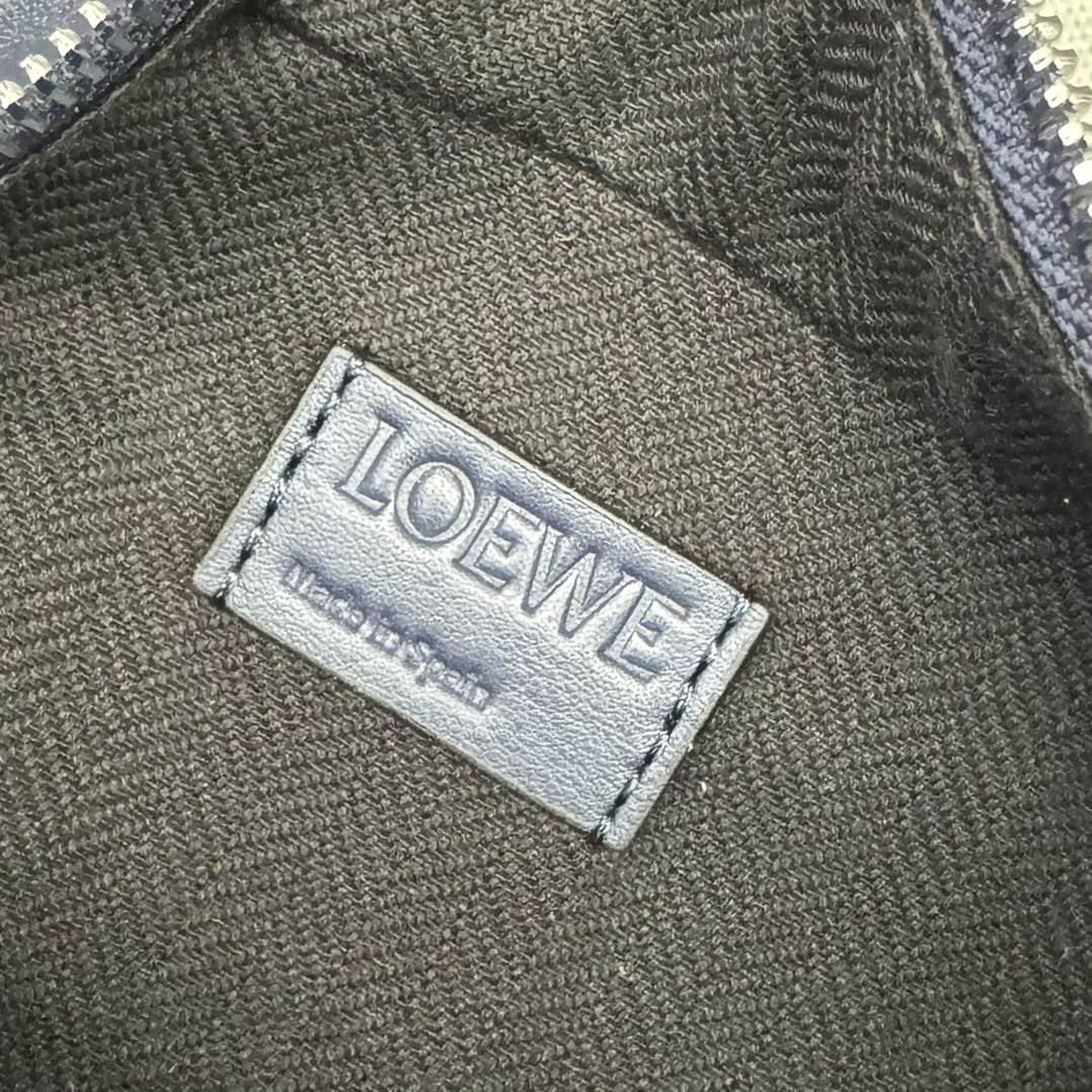L0ew* Convertible sling in classic calfskin(HIGH-END GRADE)