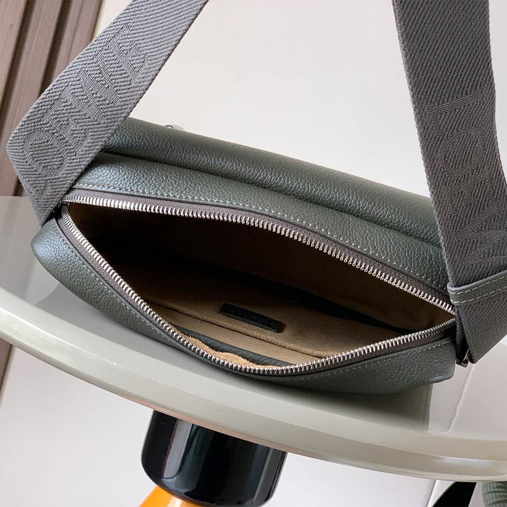 L0ew* Medium Pebble messenger bag(HIGH-END GRADE)