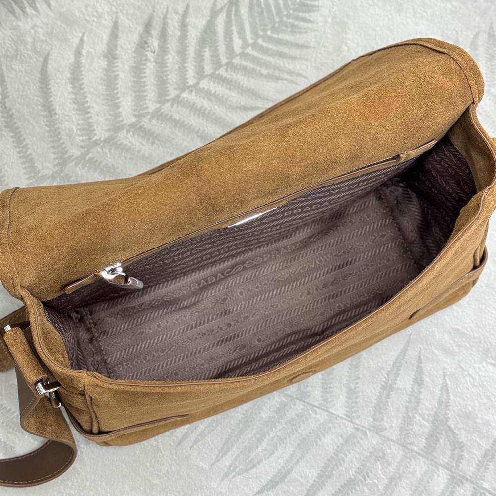 Pra*a Suede shoulder bag(HIGH-END GRADE)