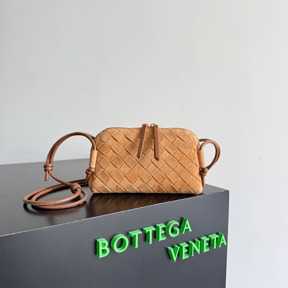 B0tt*ga Ven*ta Concert Pouch Suede(HIGH-END GRADE)