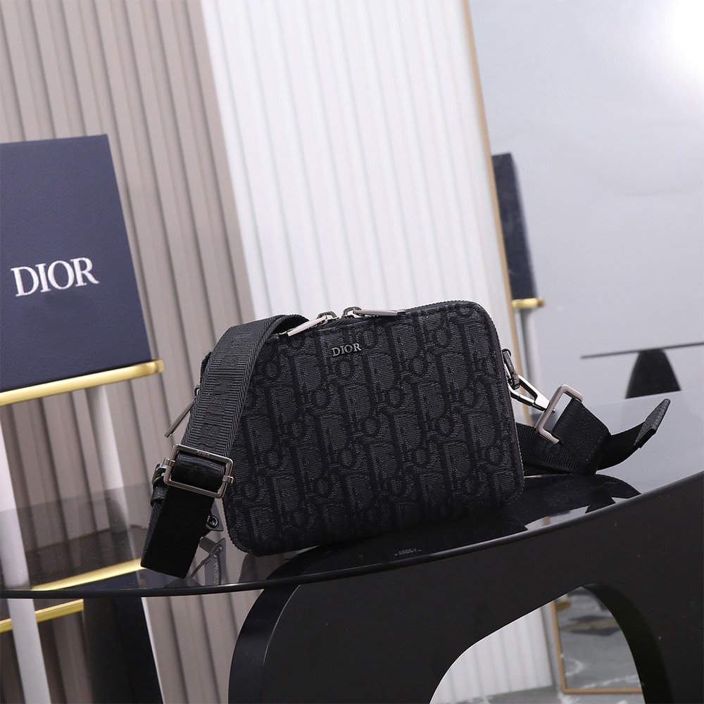 D10r Zipped Pouch with Strap(HIGH-END GRADE)