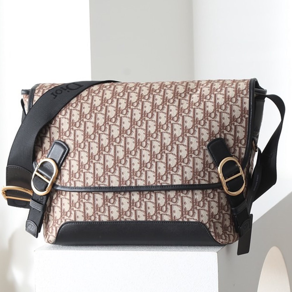 Medium D10r Jett Messenger Bag with Flap(HIGH-END GRADE)