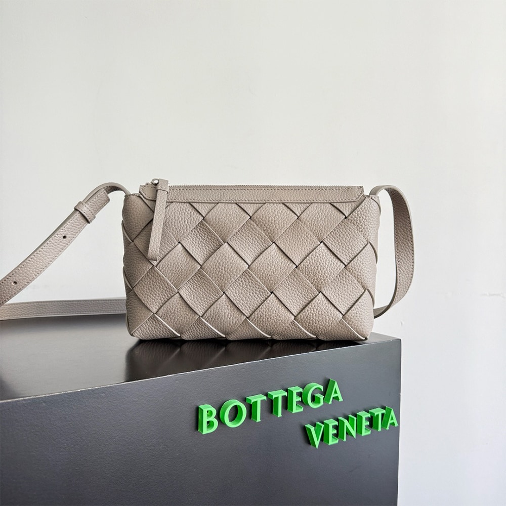 B0tt*ga Ven*ta Diago Zipped Messenger (HIGH-END GRADE)