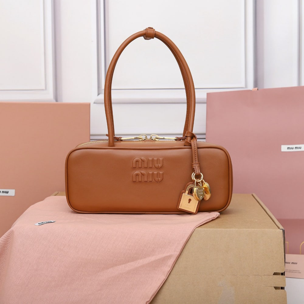 M1um1u Small Beau leather top-handle bag(HIGH-END GRADE)