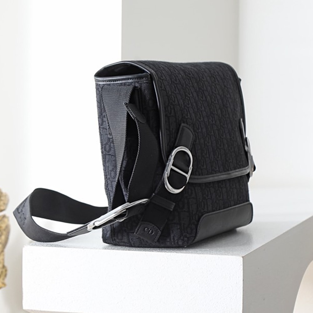 Small D10r Jett Messenger Bag with Flap(HIGH-END GRADE)