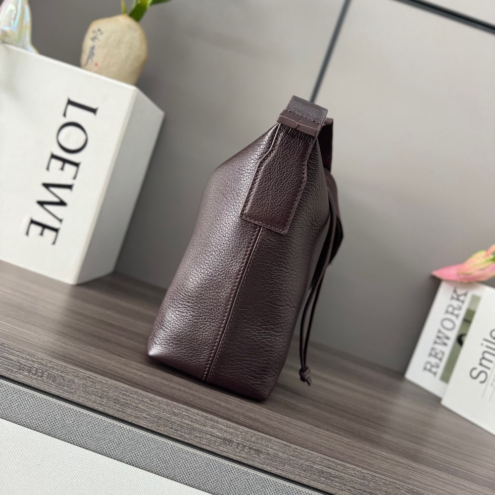 L0ew* Small Cubi crossbody bag in S*pple grained calfskin (HIGH-END GRADE)