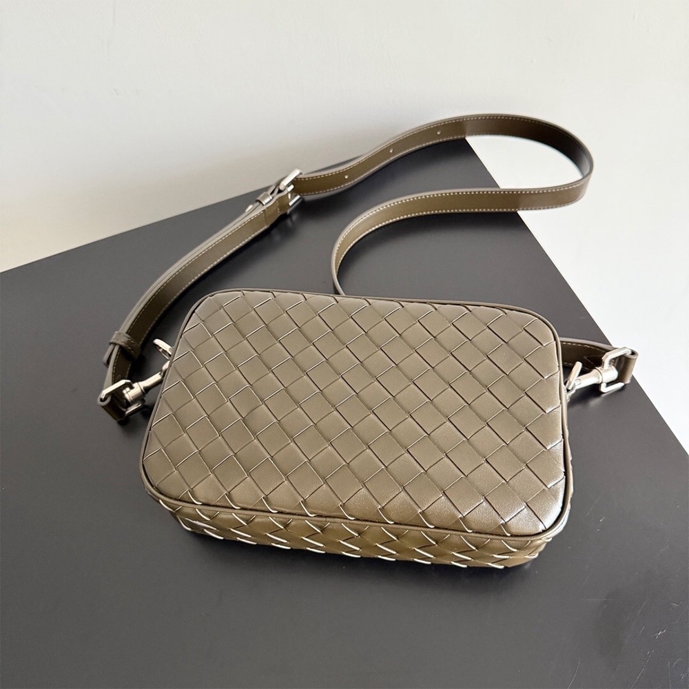 B0tt*ga Ven*ta Small Intrecciato Camera Bag(HIGH-END GRADE)