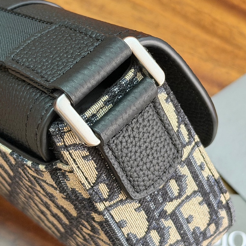 D10r Mini Saddle Heritage Messenger Bag with Flap(HIGH-END GRADE)