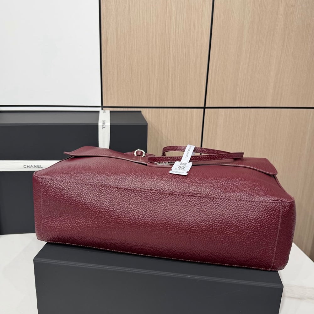 Ch**el Maxi Flapbag(TAX-FREE GRADE)