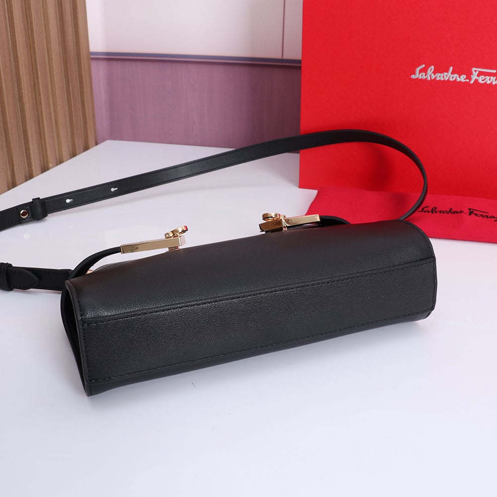 Ferrgamo Hug mini bicolor crossbody bag(HIGH-END GRADE)