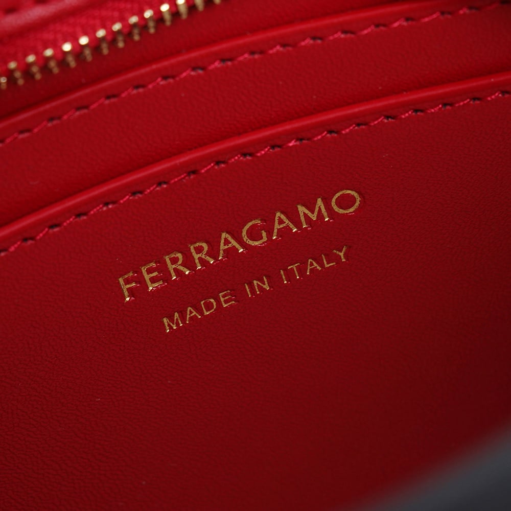 Ferrgamo Hug mini bicolor crossbody bag(HIGH-END GRADE)