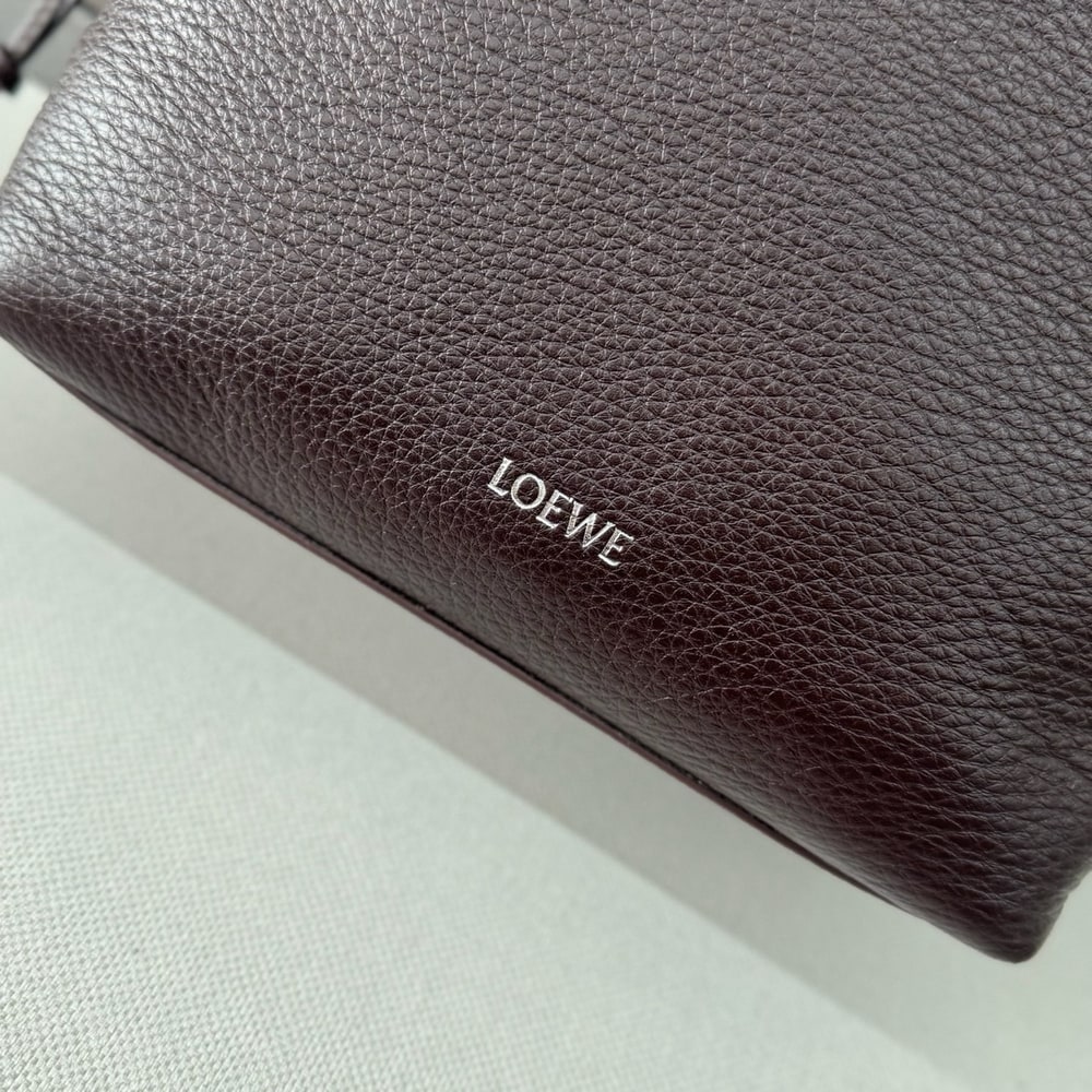 L0ew* Small Cubi crossbody bag in S*pple grained calfskin (HIGH-END GRADE)
