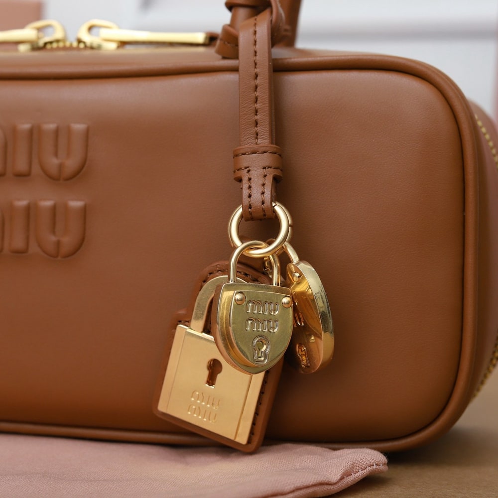 M1um1u Small Beau leather top-handle bag(HIGH-END GRADE)