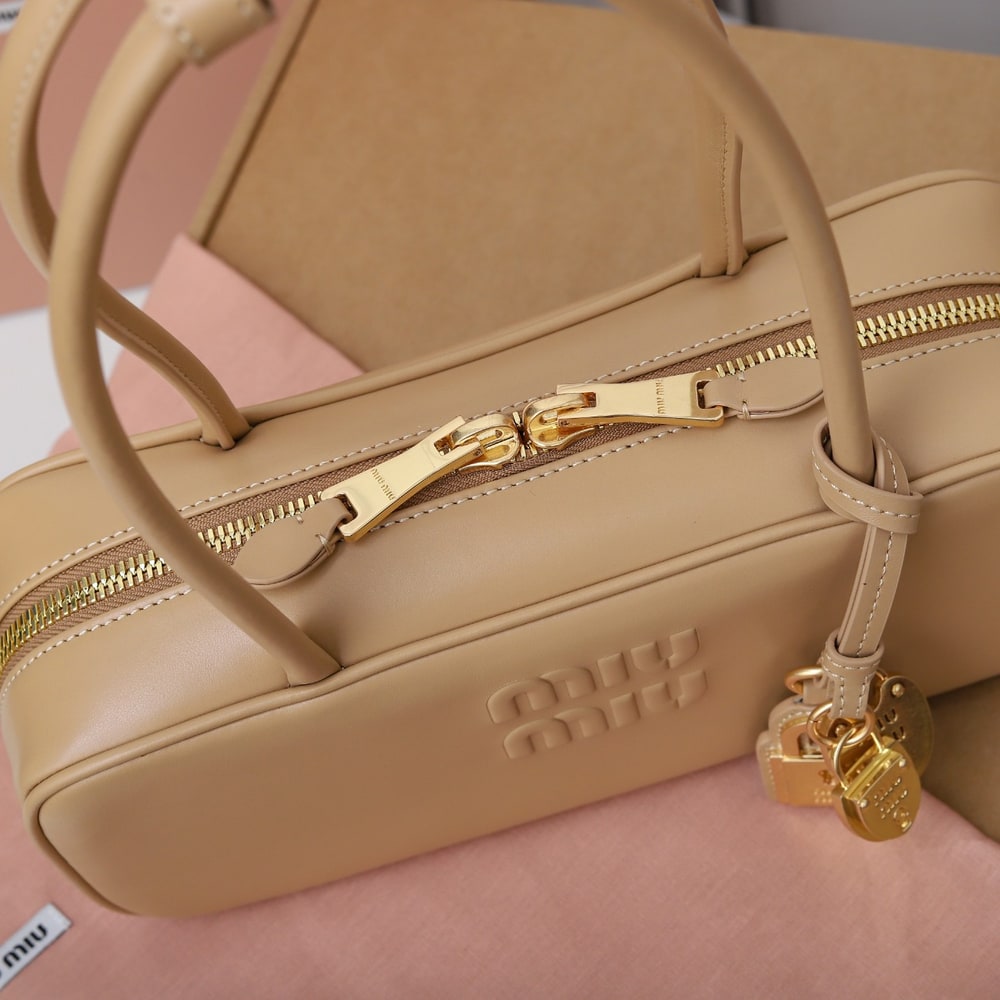 M1um1u Small Beau leather top-handle bag(HIGH-END GRADE)