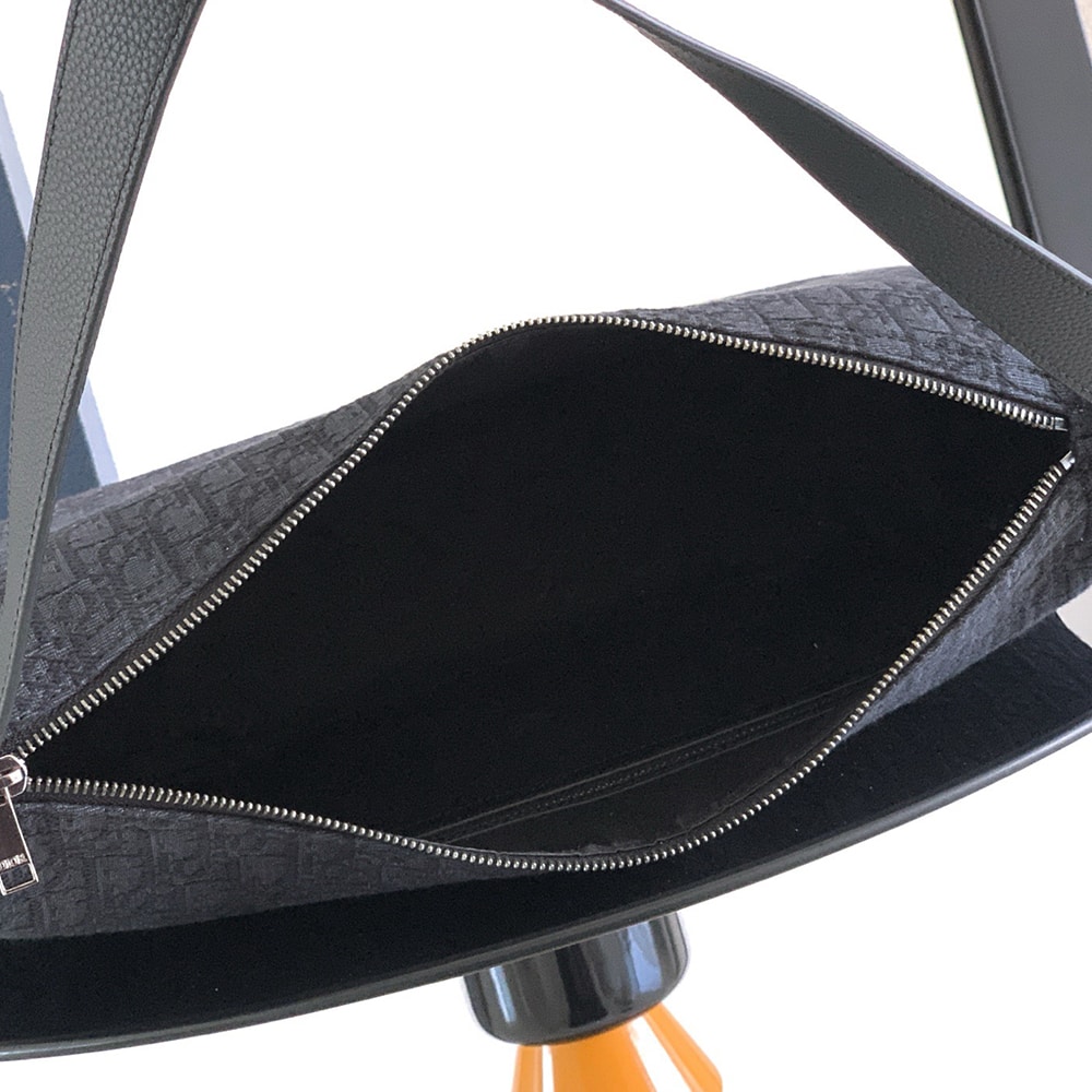 Large D10r Slider Zipped Hobo Bag(HIGH-END GRADE)