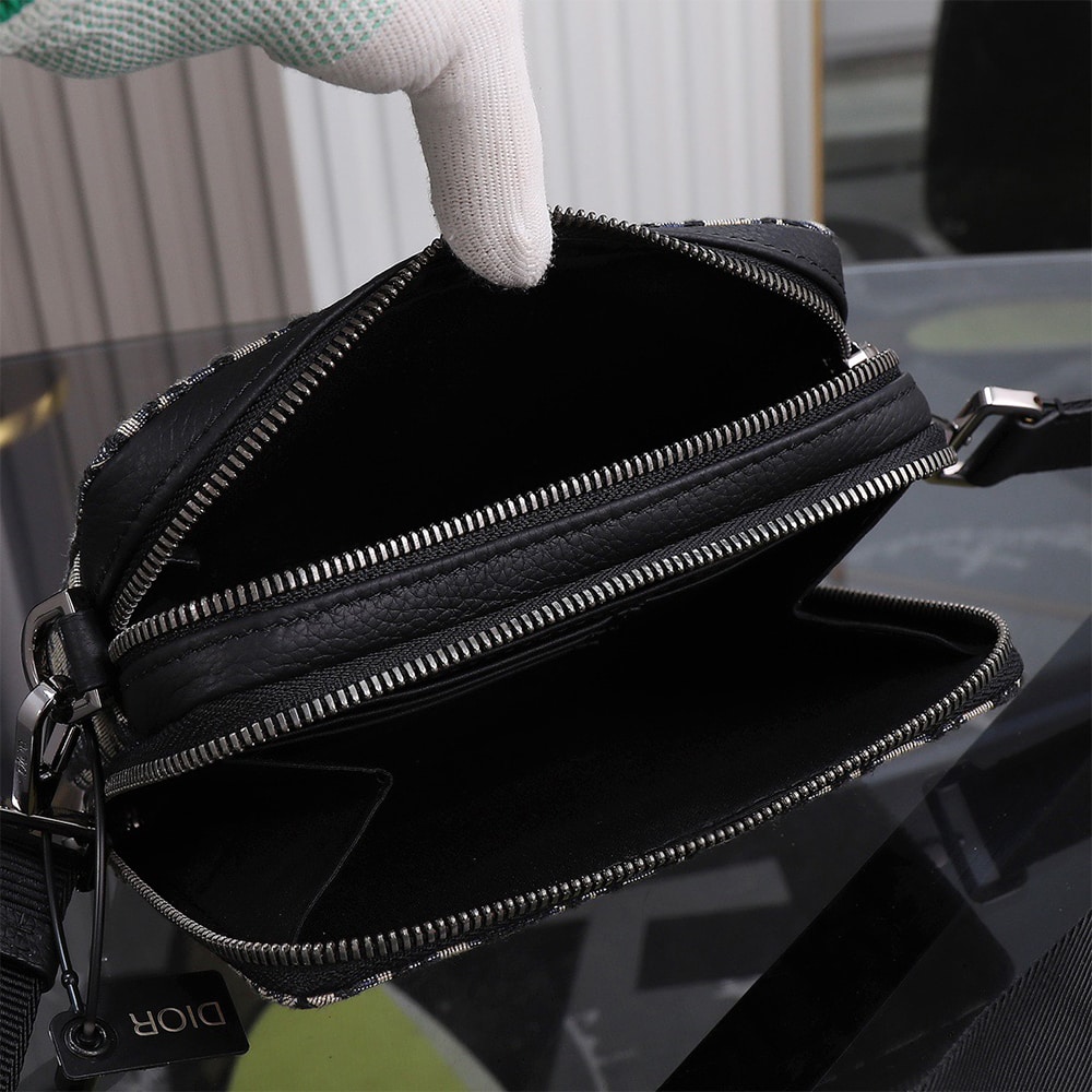 D10r Zipped Pouch with Strap(HIGH-END GRADE)