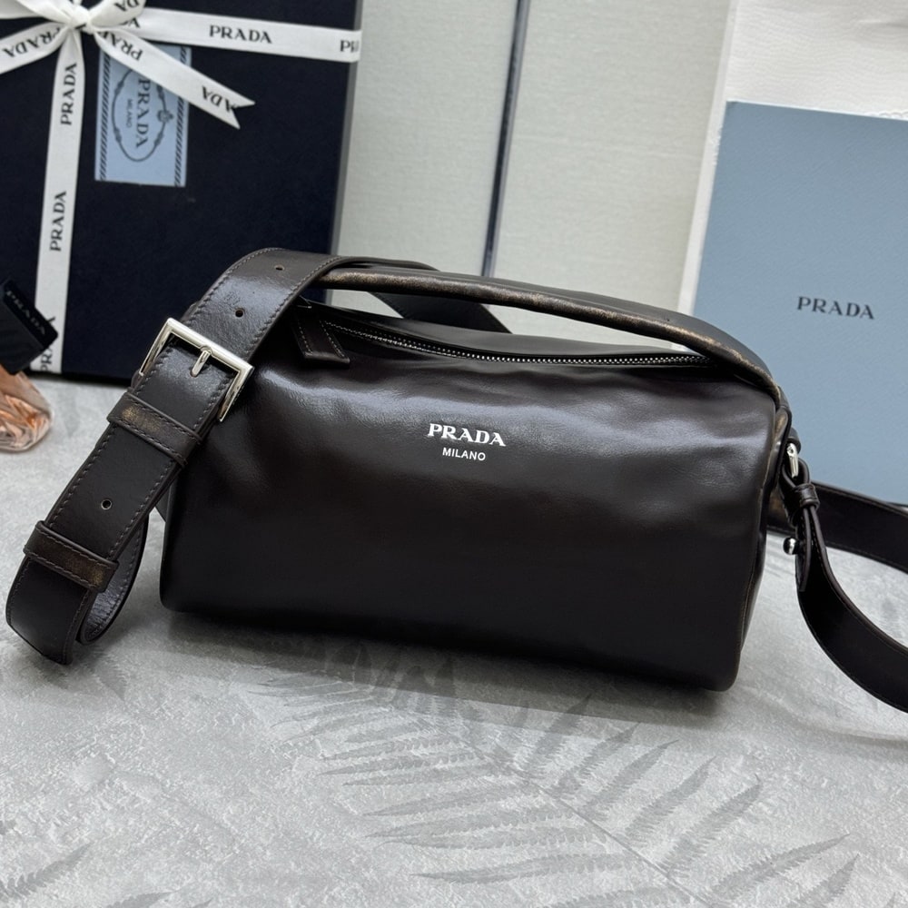 Pra*a Leather shoulder bag(HIGH-END GRADE)