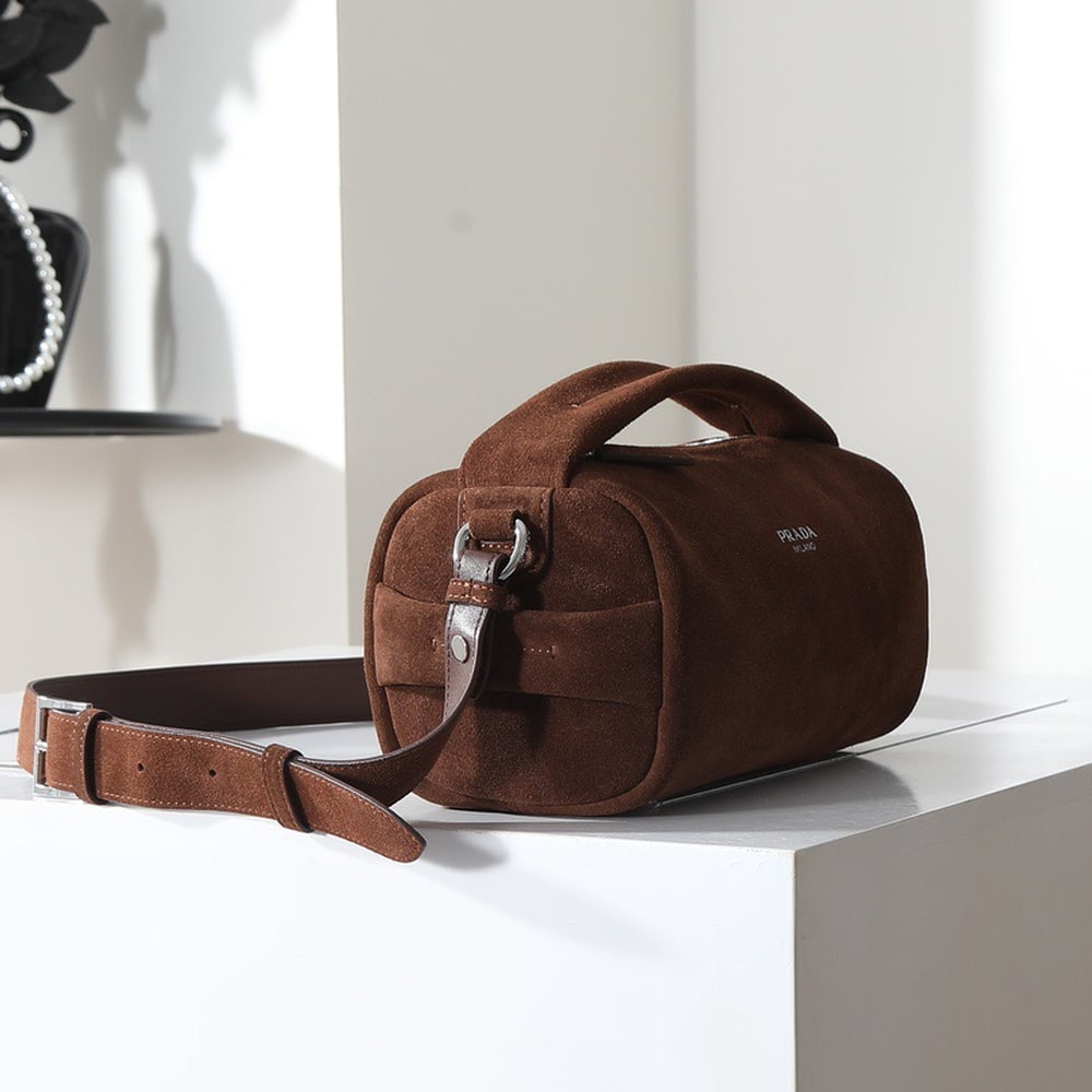 Pra*a Suede leather shoulder bag(HIGH-END GRADE)