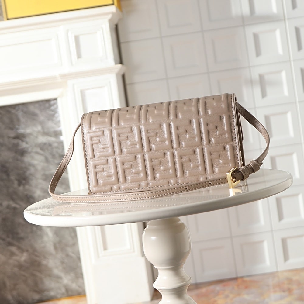 F**di Wallet On Chain Baguette(HIGH-END GRADE)
