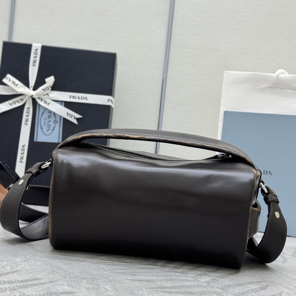 Pra*a Leather shoulder bag(HIGH-END GRADE)