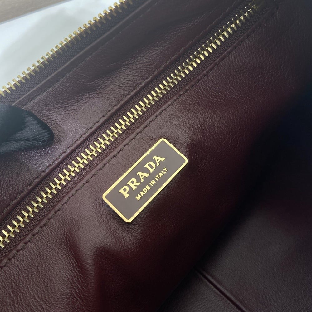 Pra*a Aimee medium leather shoulder bag(HIGH-END GRADE)