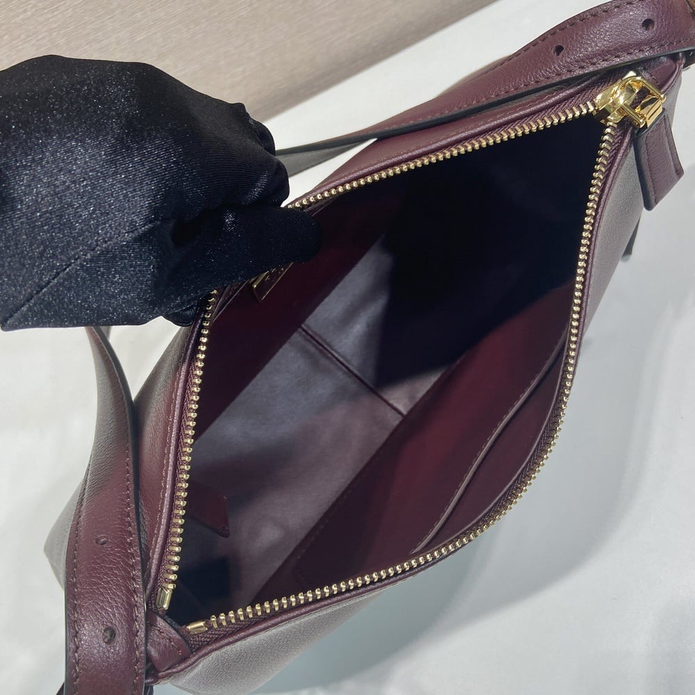 Pra*a Aimee medium leather shoulder bag(HIGH-END GRADE)