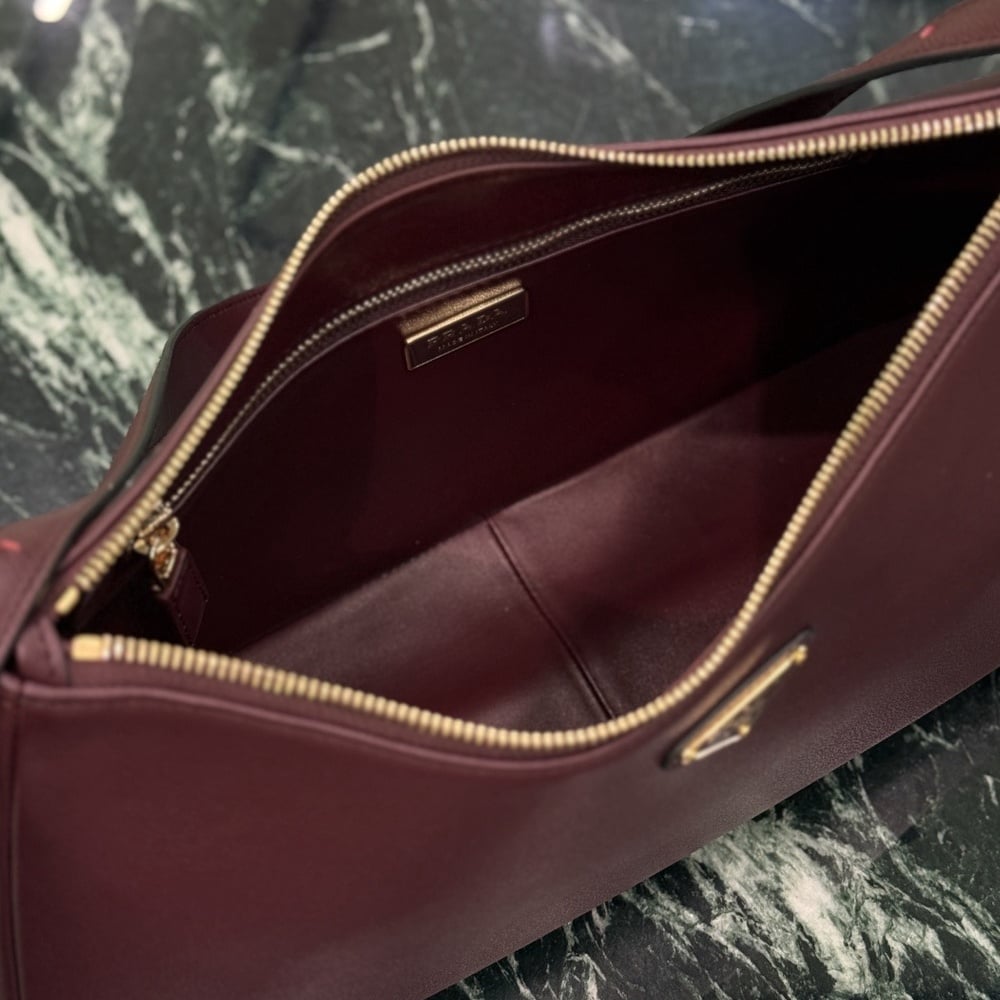 Pra*a Aimee large leather shoulder bag(HIGH-END GRADE)