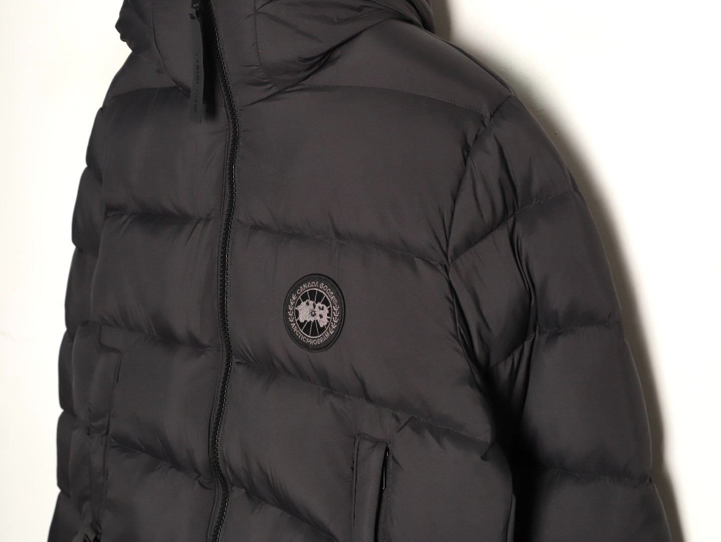 Can*a G00se short puffer jacket