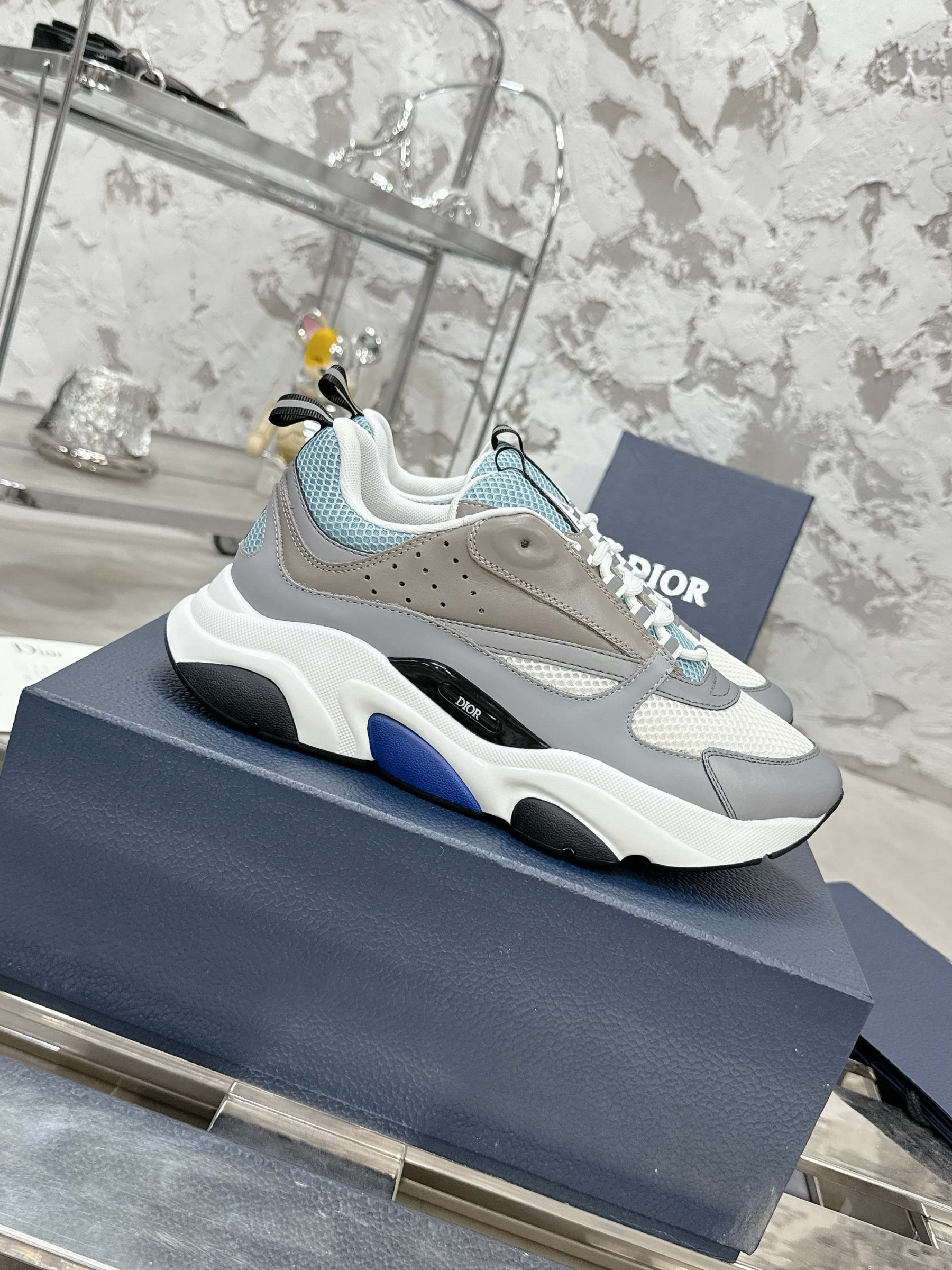 UA D10r B22 Sneaker