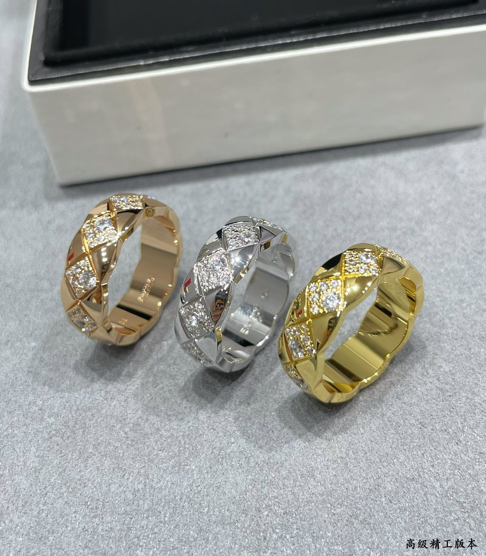 Ch**el Wide D1am0nd square Ring