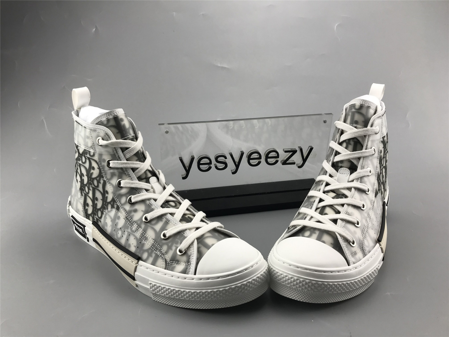 ua D10r b23 high top logo oblique