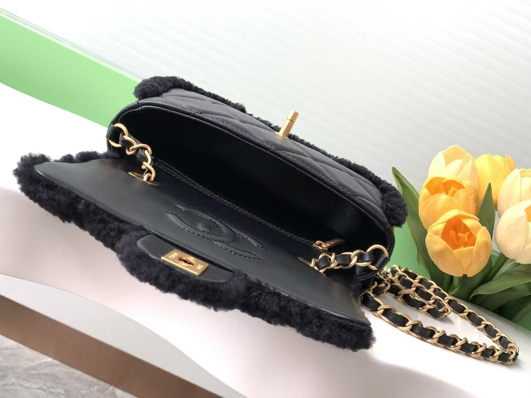 Ch**el Flap Bag 13.5x17x8cm