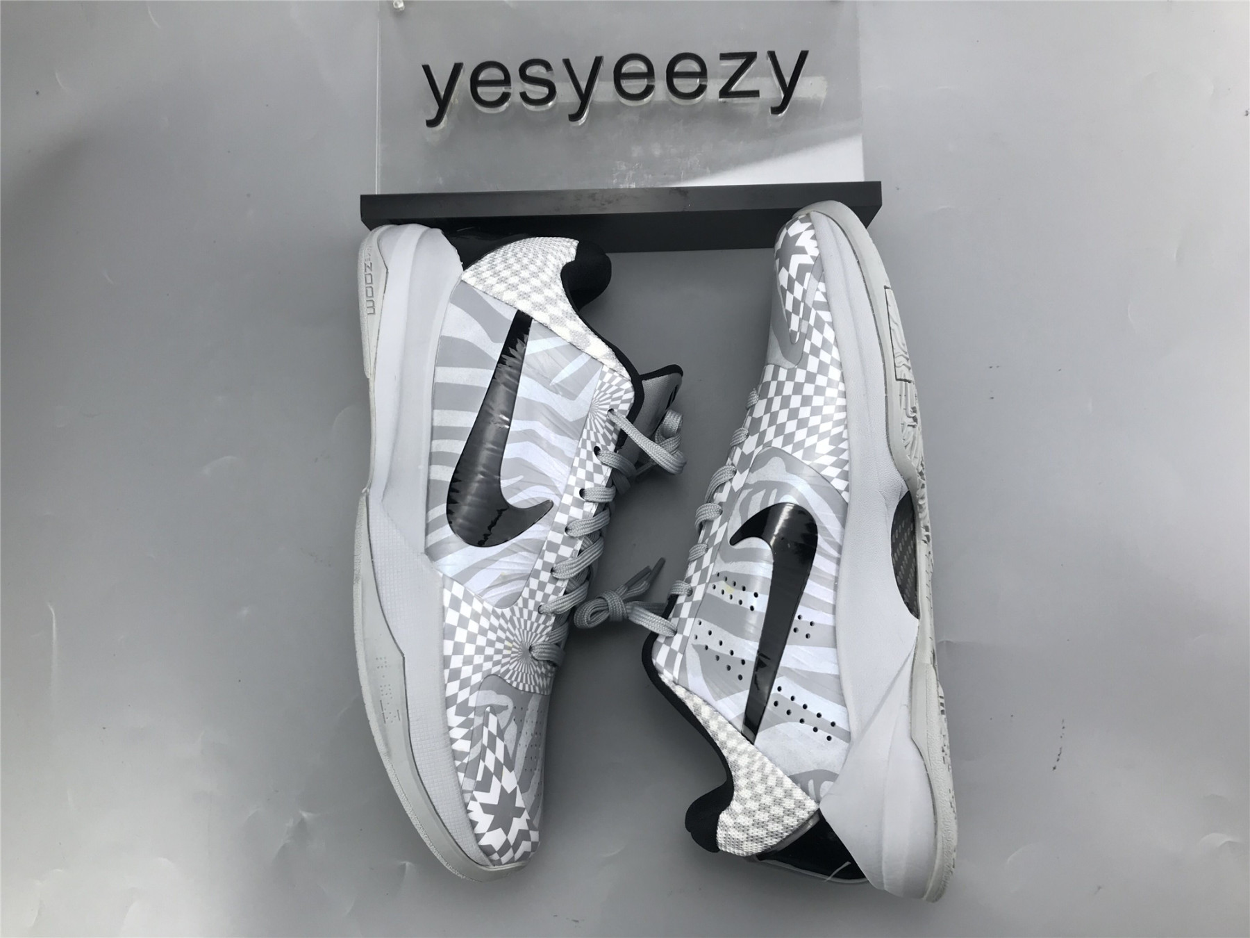 UA NIKE ZOOM KOBE 5 PROTRO 