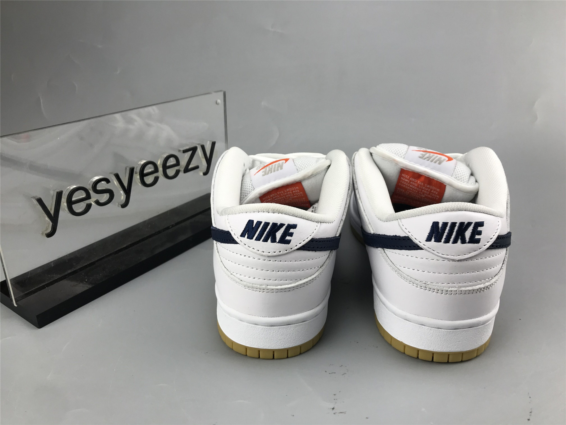 UA NIKE DUNK LOW PRO ISO SB