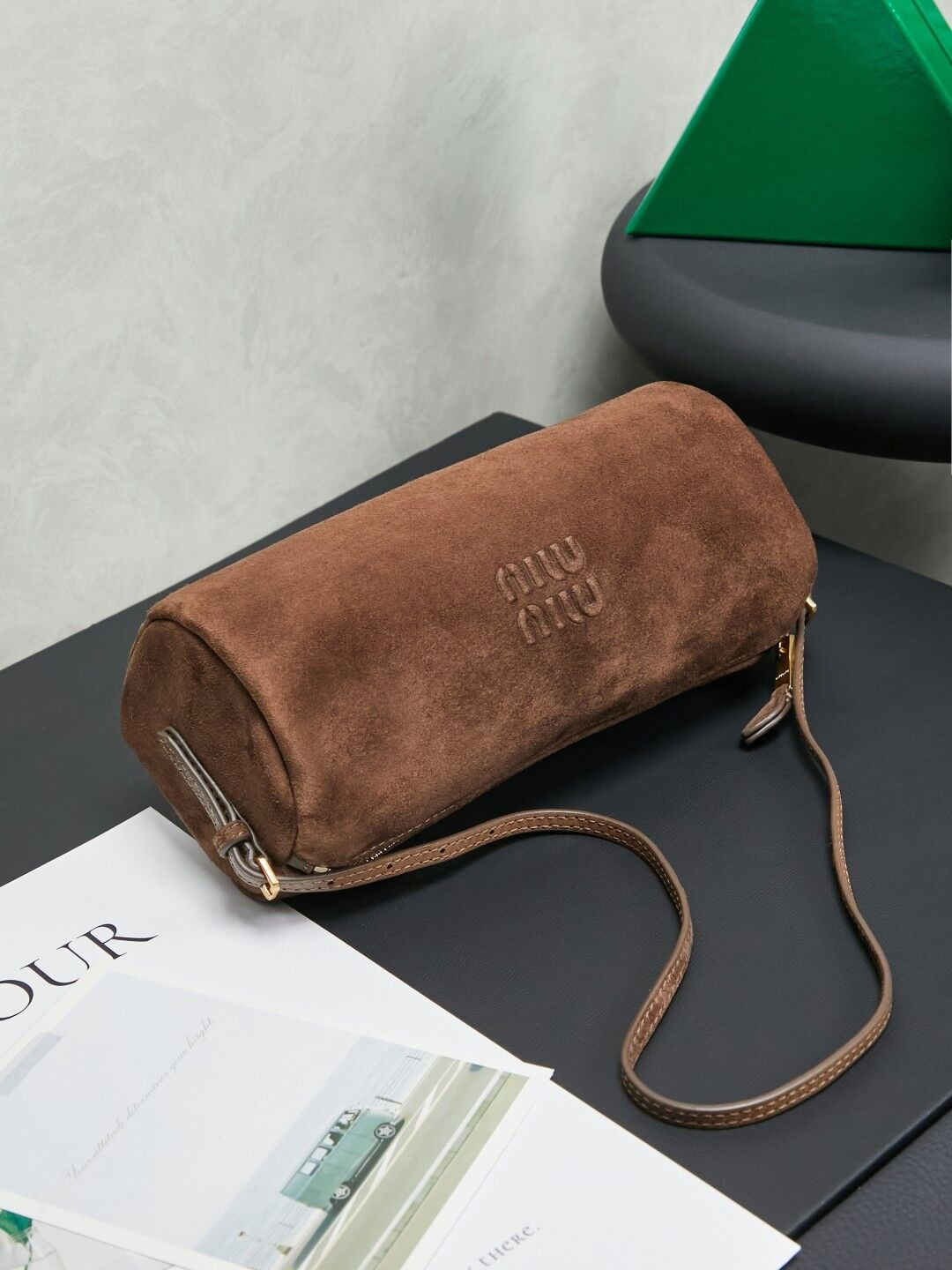 M1v M1v suede pouch 22x9x9cm