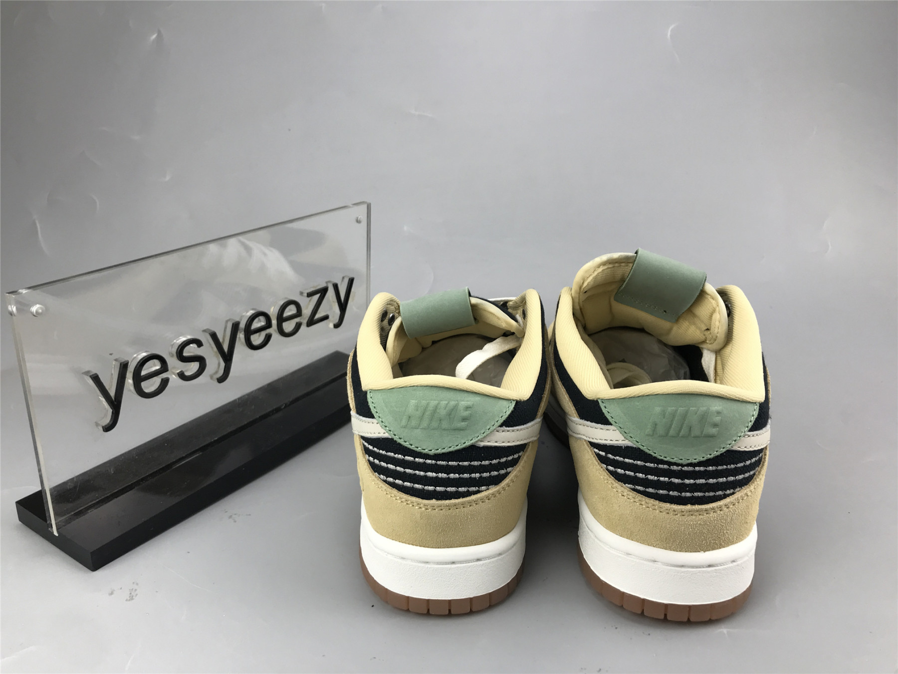 UA NIKE DUNK LOW 