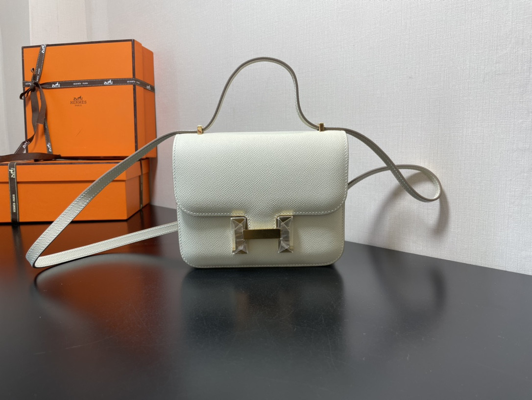 H**me5 Constance 24 White Epsom leather gold hardware 9.4"x5.9"x3"
