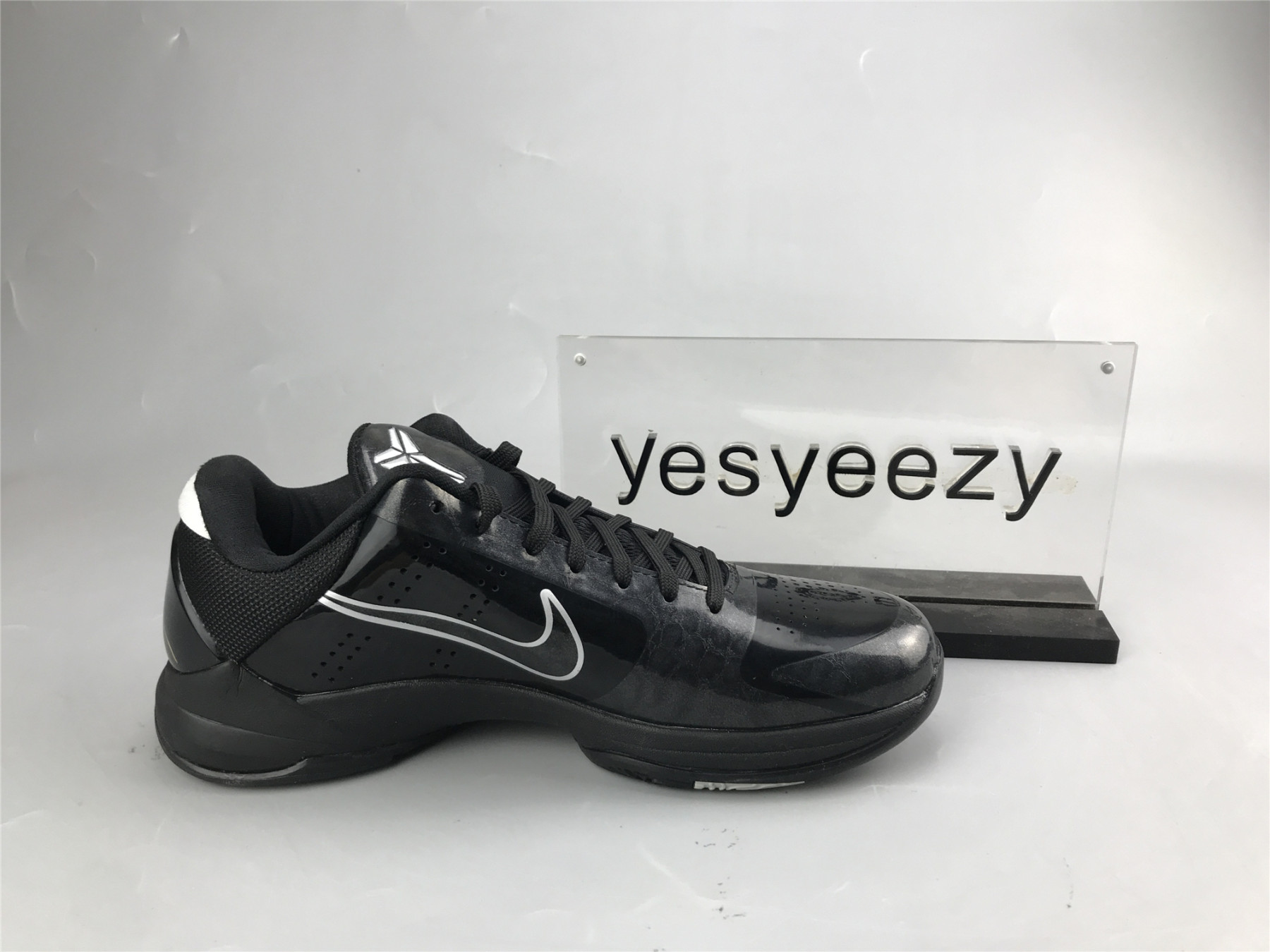 UA NIKE ZOOM KOBE 5 