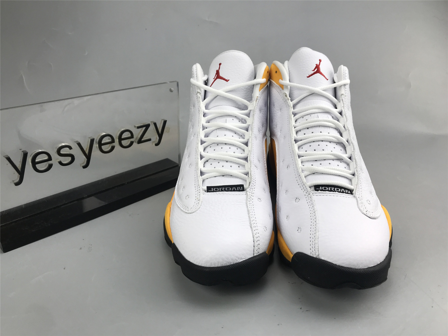 UA AIR JORDAN 13