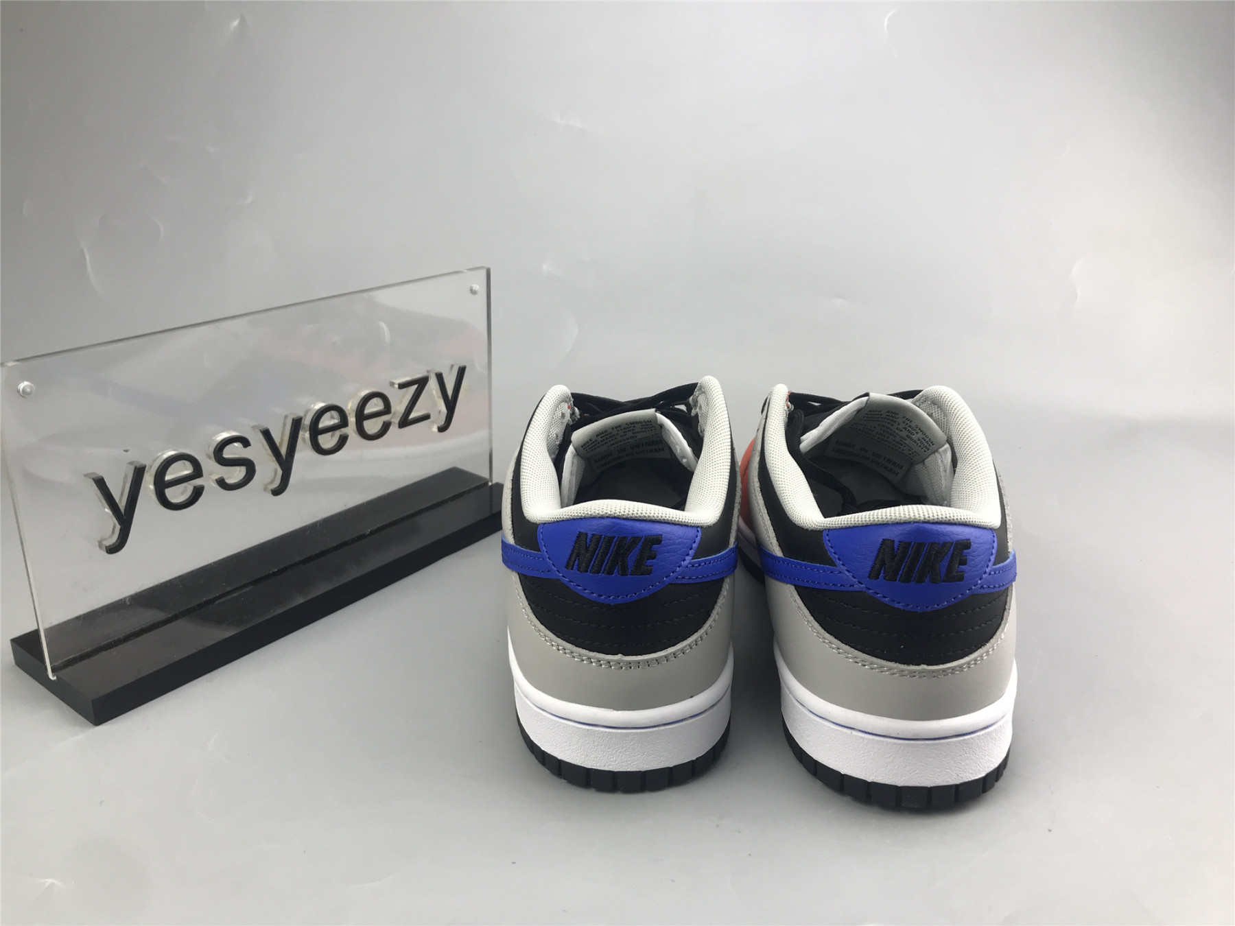 UA NIKE NBA X DUNK LOW EMB