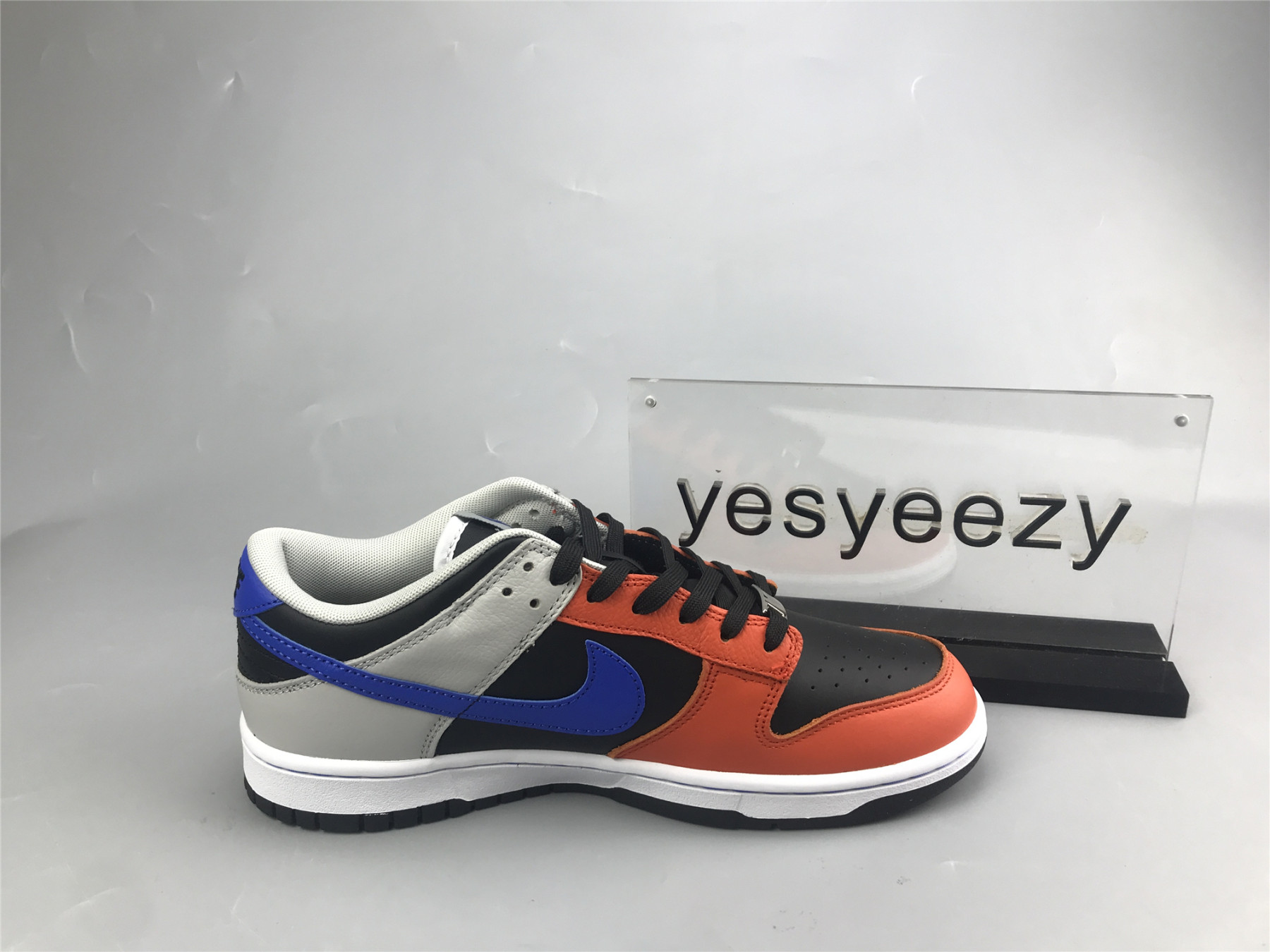 UA NIKE NBA X DUNK LOW EMB