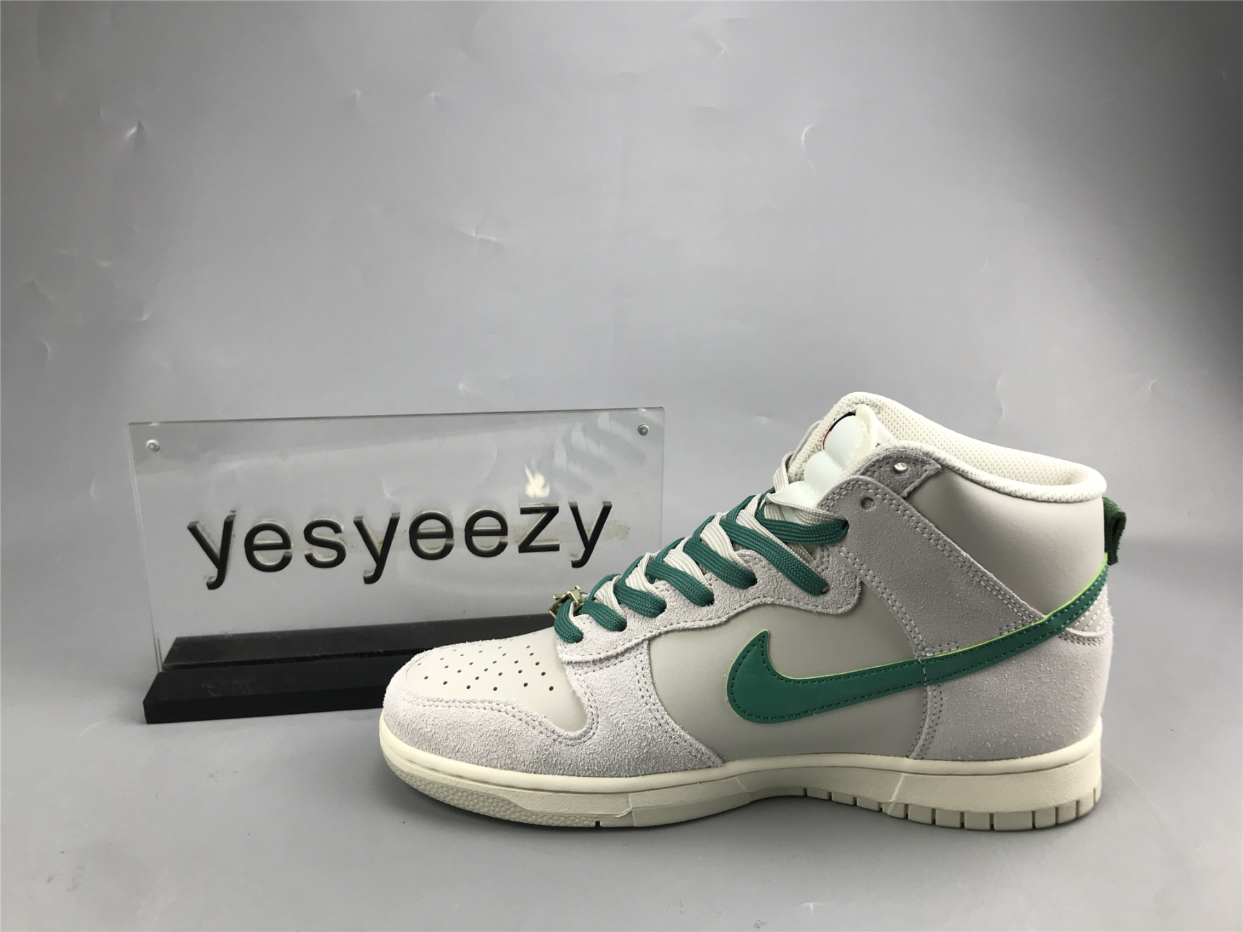 UA NIKE DUNK HIGH SE GS 