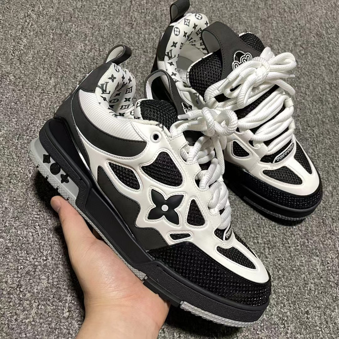 UA L0vis Vvtt0n LV Skate Sneaker