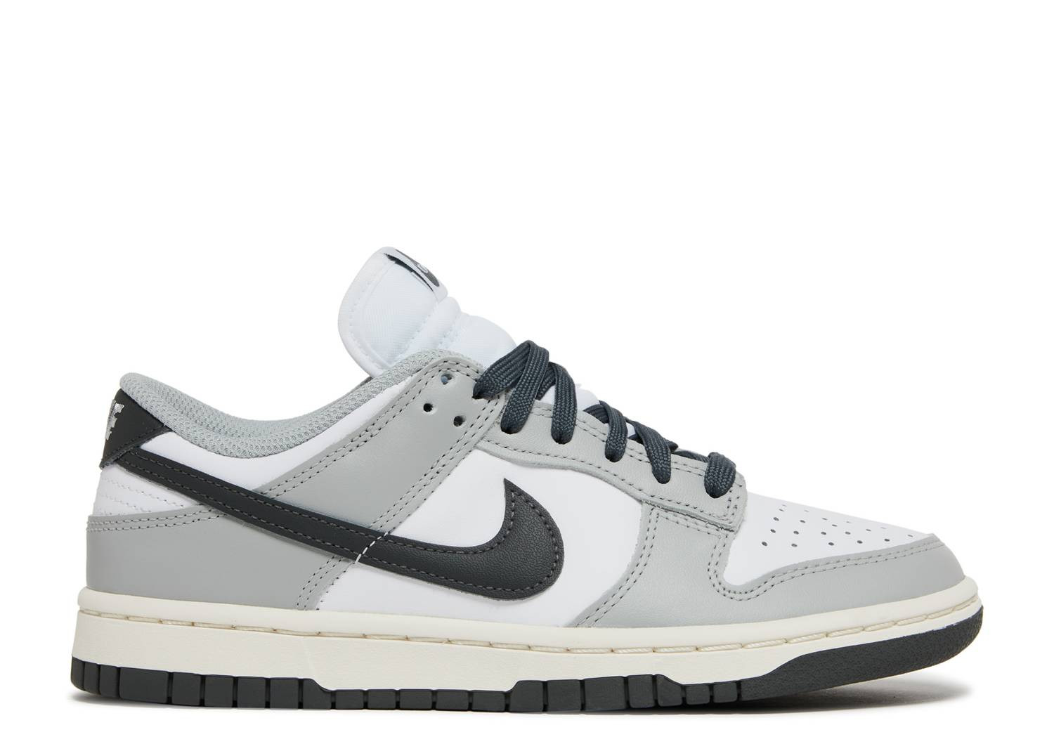 UA NIKE WMNS DUNK LOW 'LIGHT SMOKE GREY'