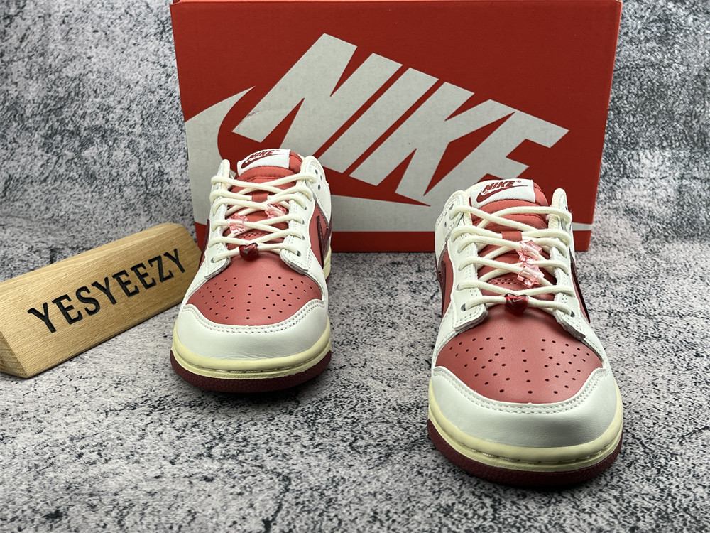 UA WMNS DUNK LOW 