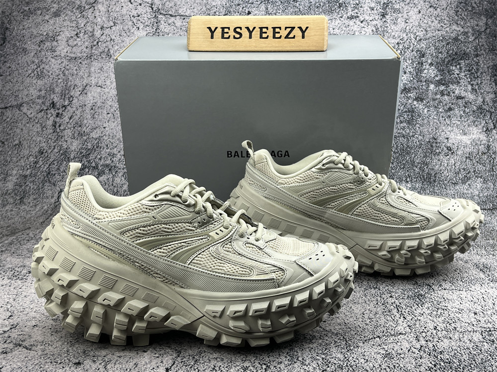 ua Ba1en*iaga defender beige