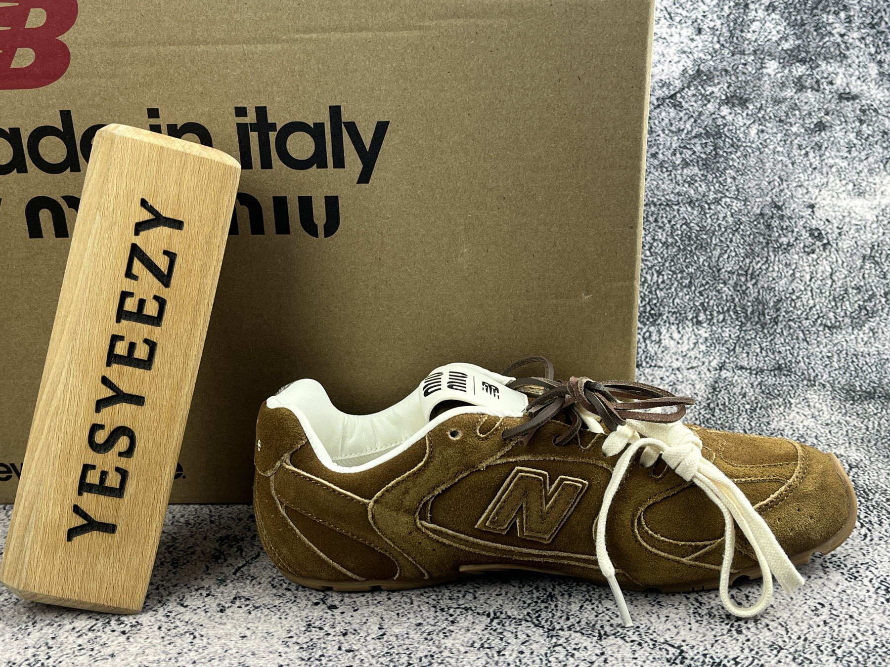 ua m1v m1v x new Ba1an*e 530 sl suede sneakers