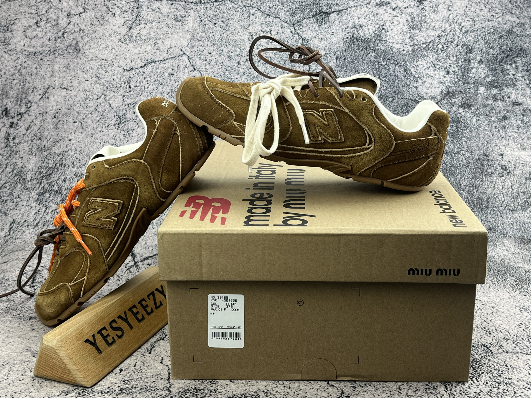 ua m1v m1v x new Ba1an*e 530 sl suede sneakers